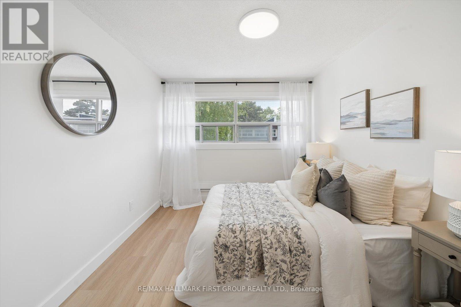 #128 30 VENETIAN CRESCENT - 15