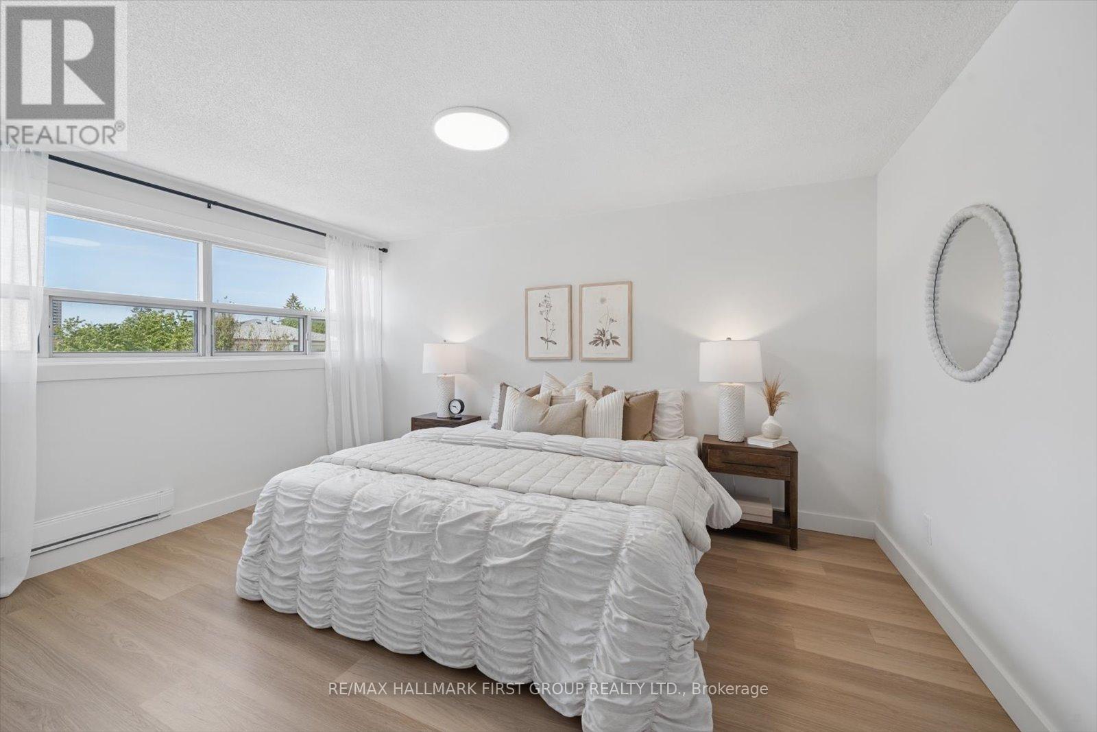 #128 30 VENETIAN CRESCENT - 17