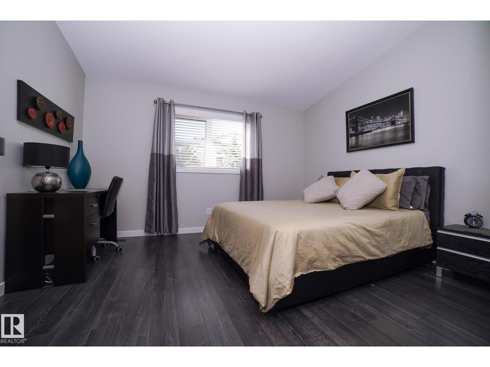 #27 9505 176 ST NW - 17