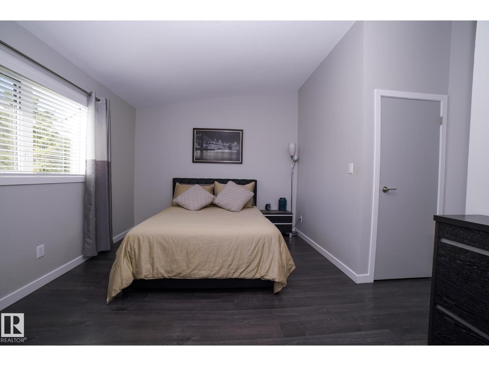 #27 9505 176 ST NW - 18