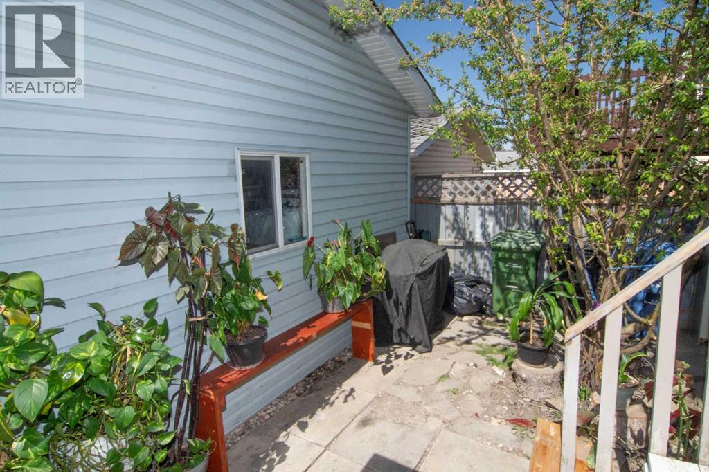 3850 Catalina Boulevard NE - 23
