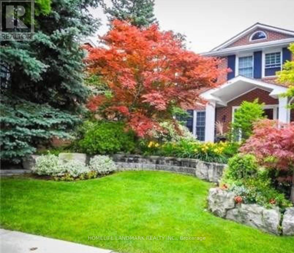 15 TOFINO CRESCENT - 1