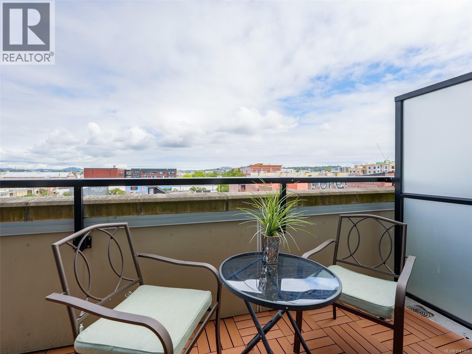 405 517 Fisgard St, Victoria