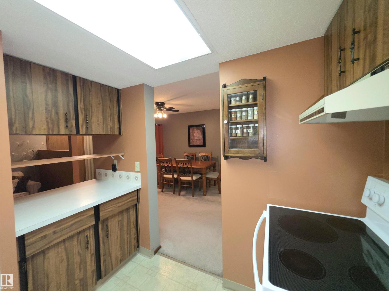 #302 10335 118 ST NW - 18