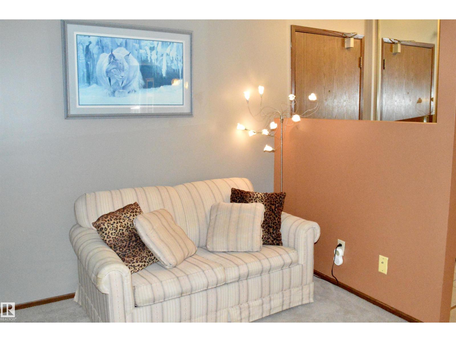 #302 10335 118 ST NW - 20