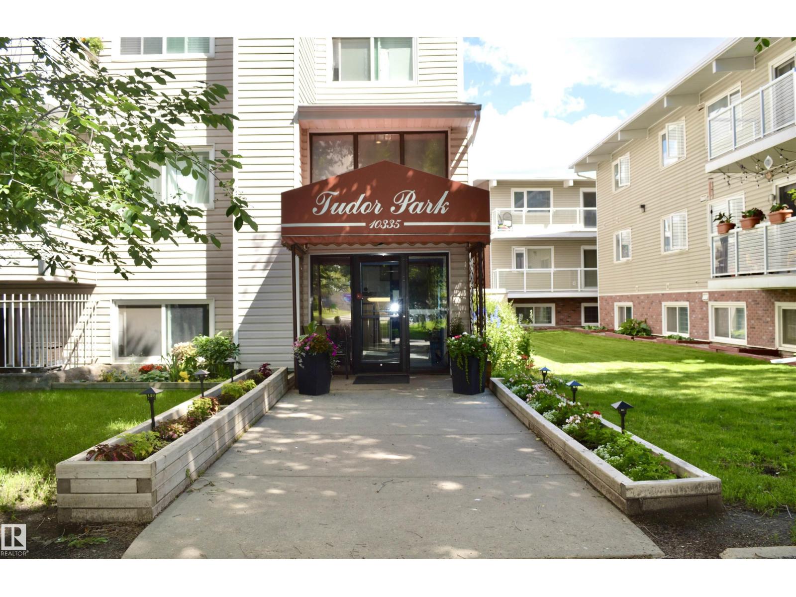 #302 10335 118 ST NW - 44