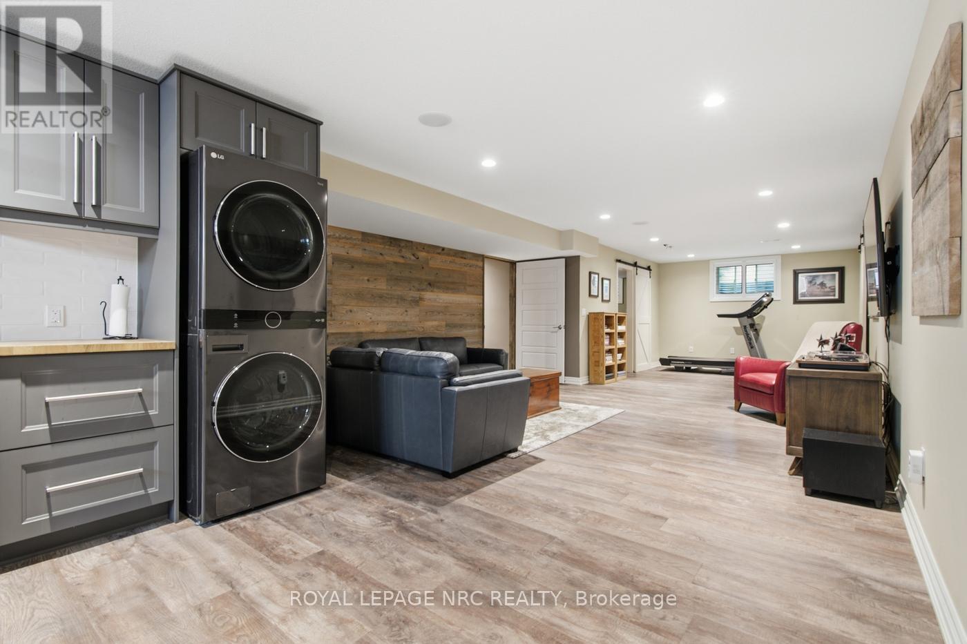 167 WELLAND ROAD - 32