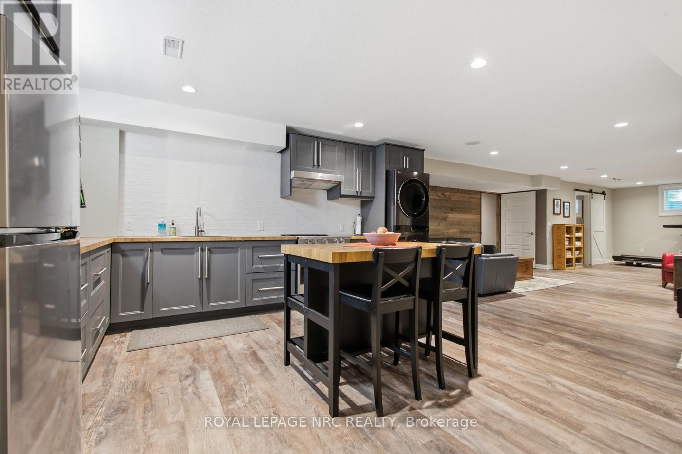 167 WELLAND ROAD - 34