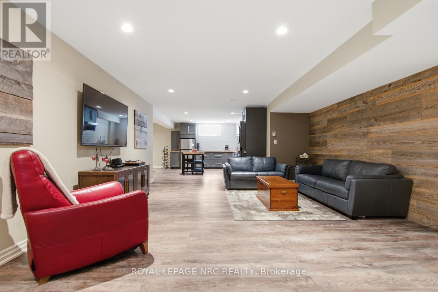 167 WELLAND ROAD - 36