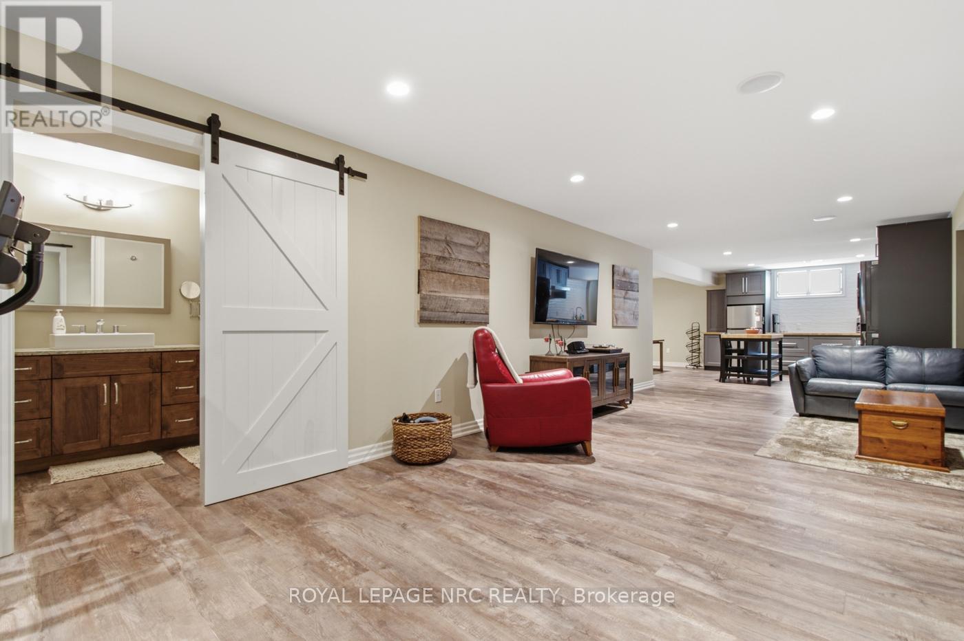 167 WELLAND ROAD - 38