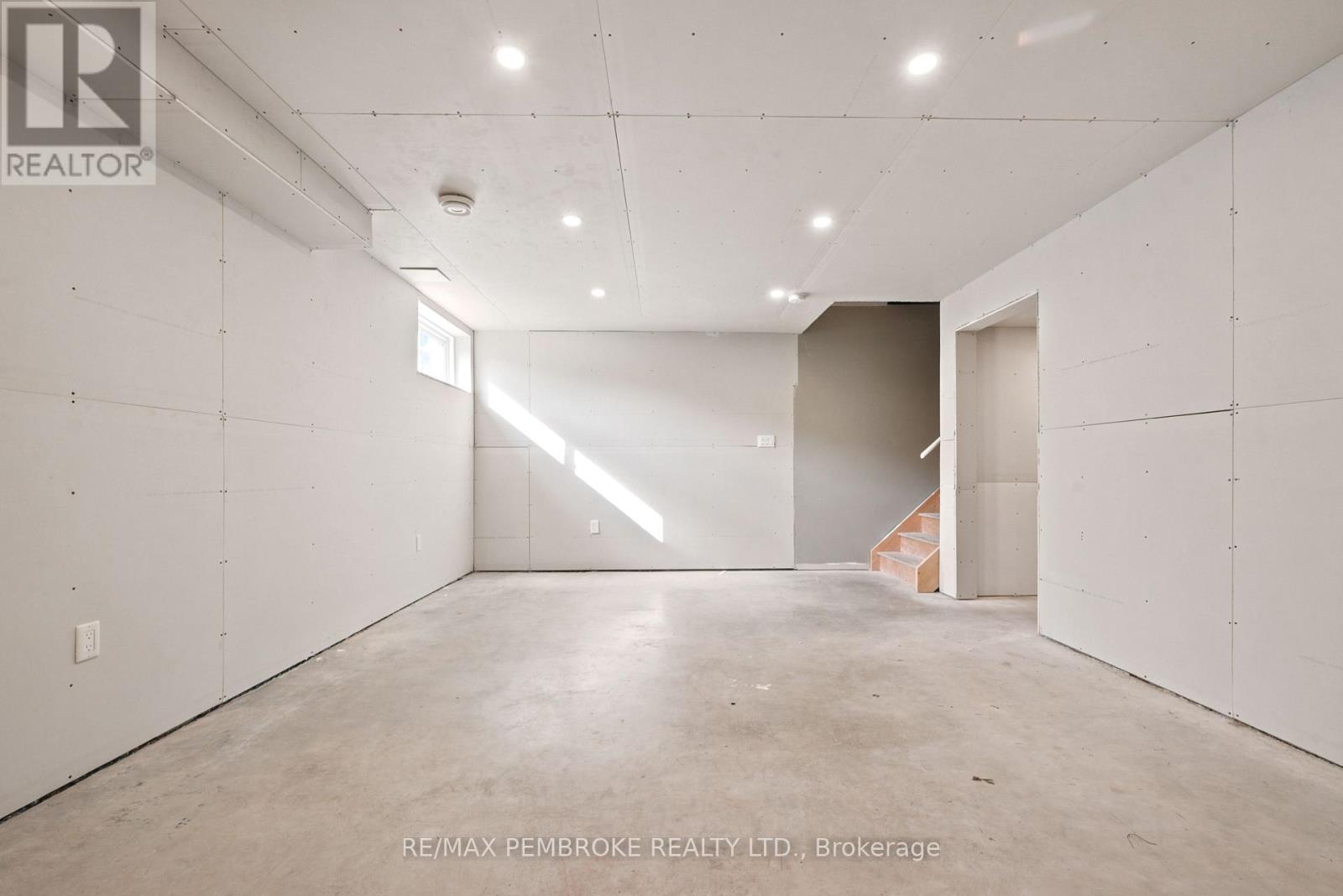 30 WINSTON AVENUE - 38