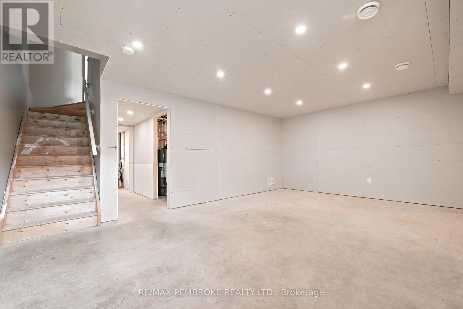 30 WINSTON AVENUE - 39