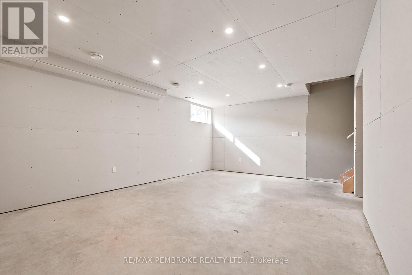 30 WINSTON AVENUE - 40