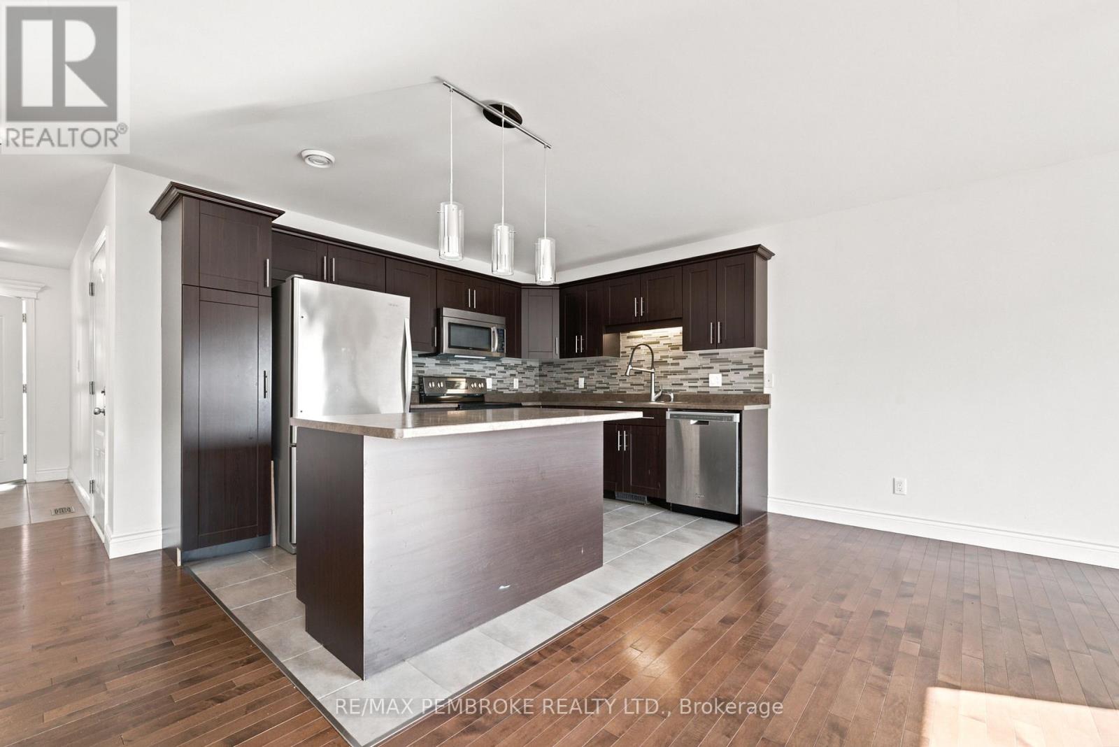 30 WINSTON AVENUE - 8