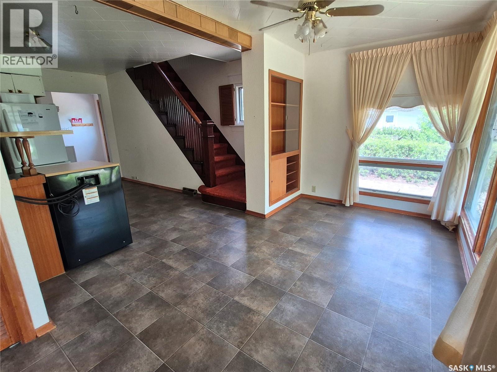 181 2nd STREET W - 2