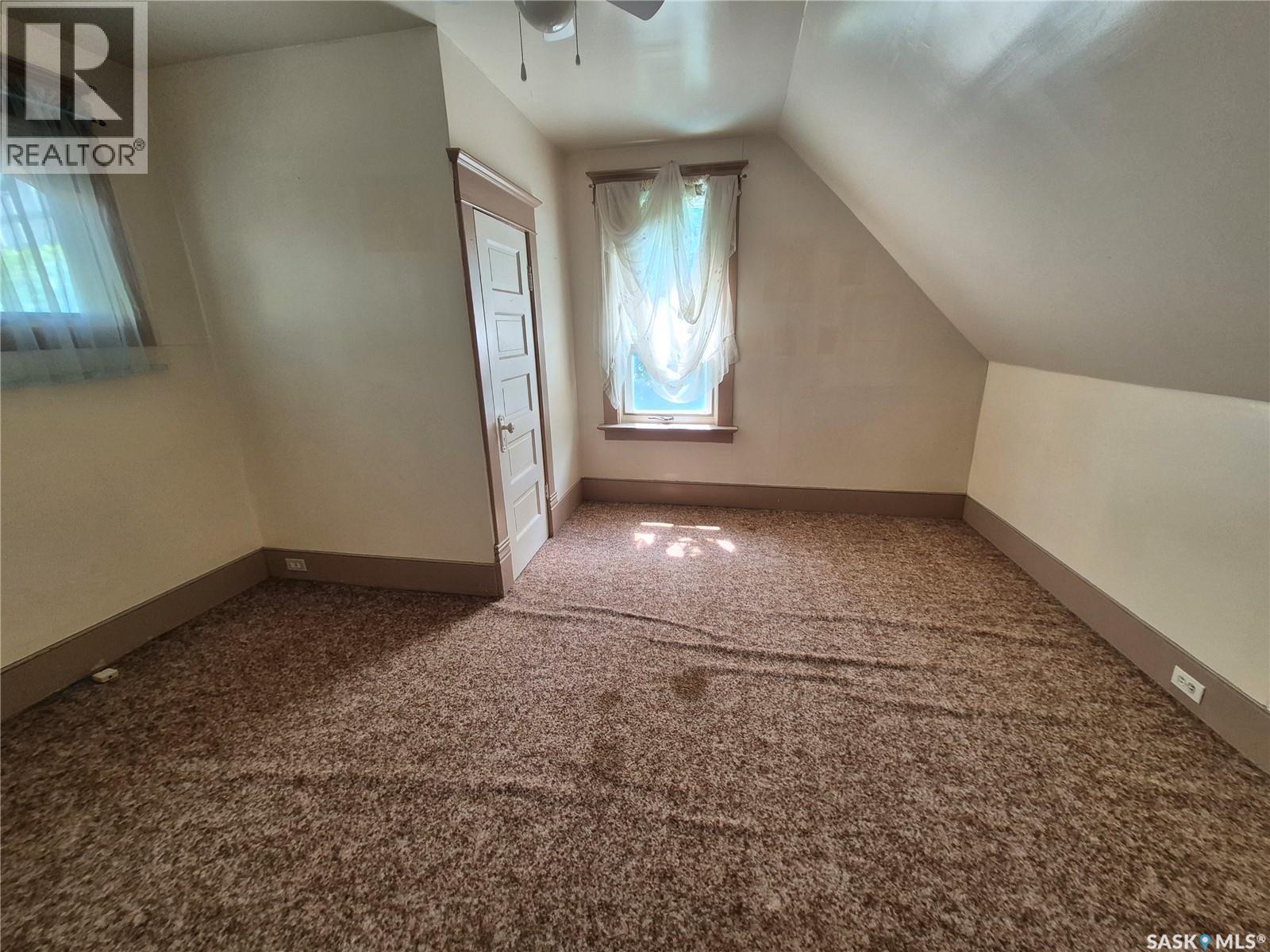 181 2nd STREET W - 20