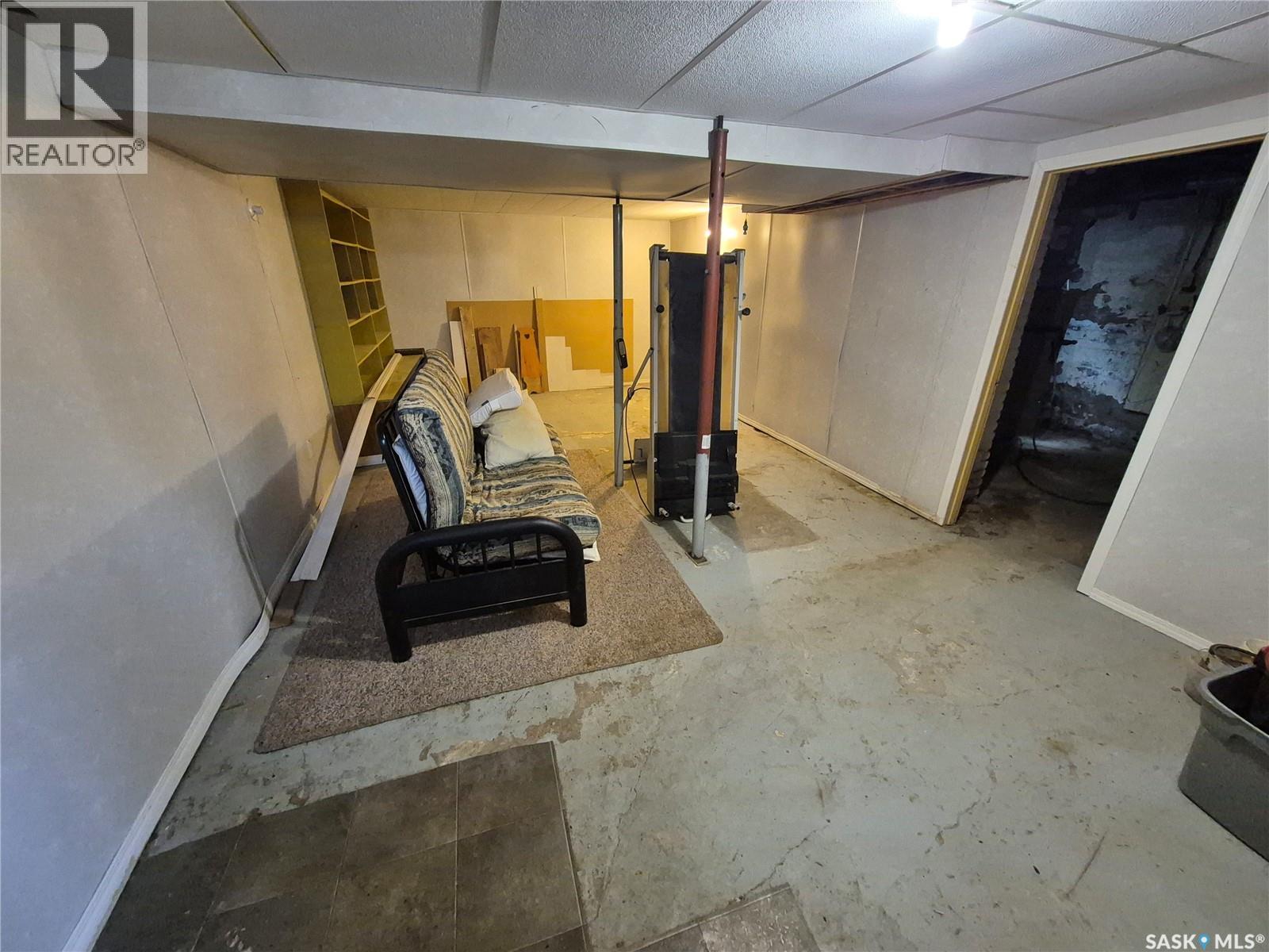 181 2nd STREET W - 22