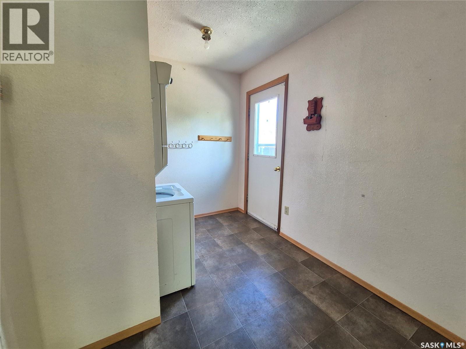 181 2nd STREET W - 9