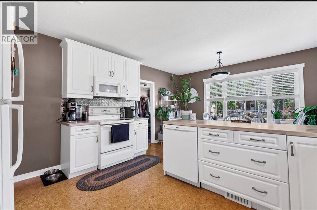 53 3 Street SW - 13