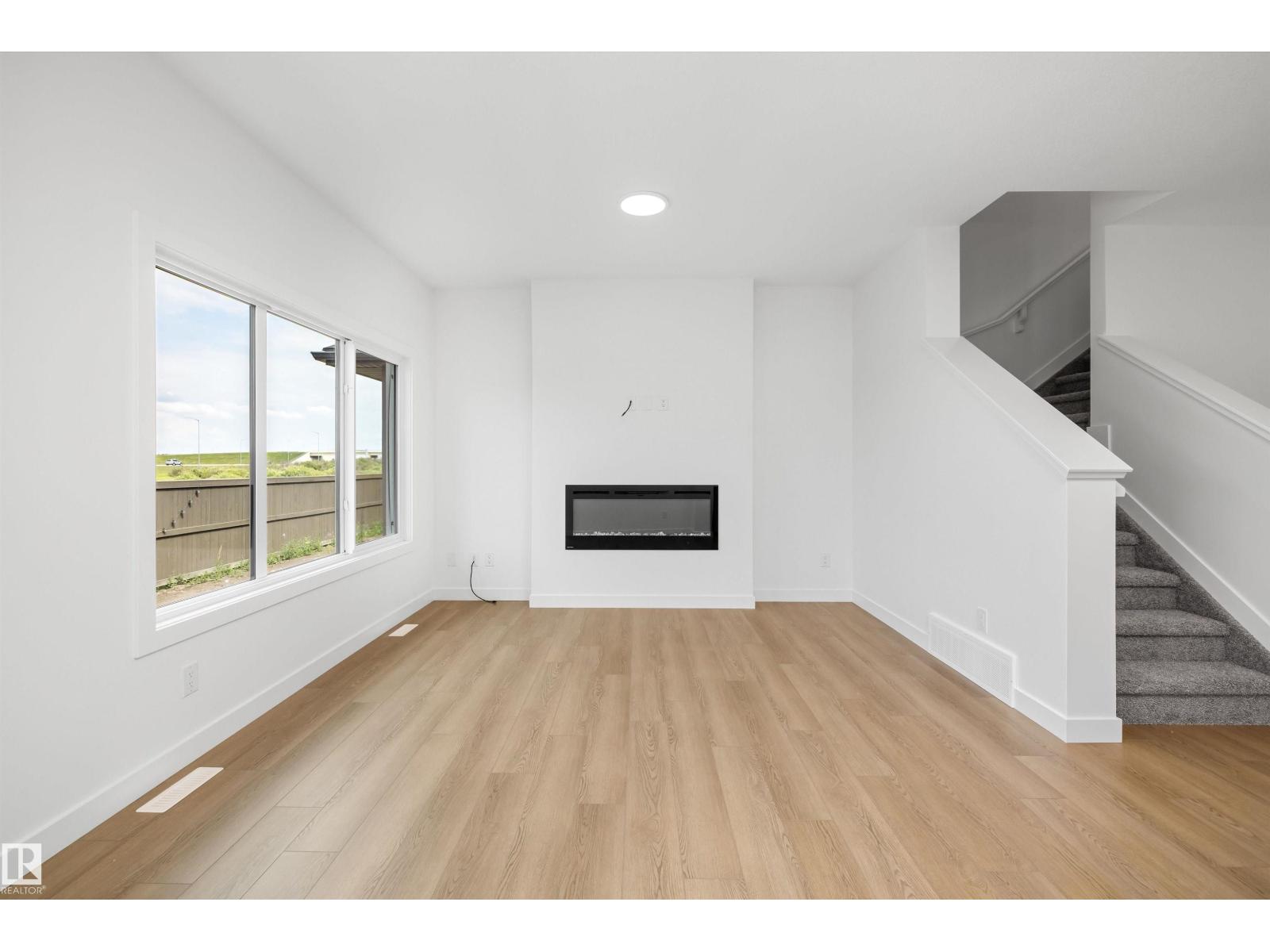 8632 183 AV NW - 17