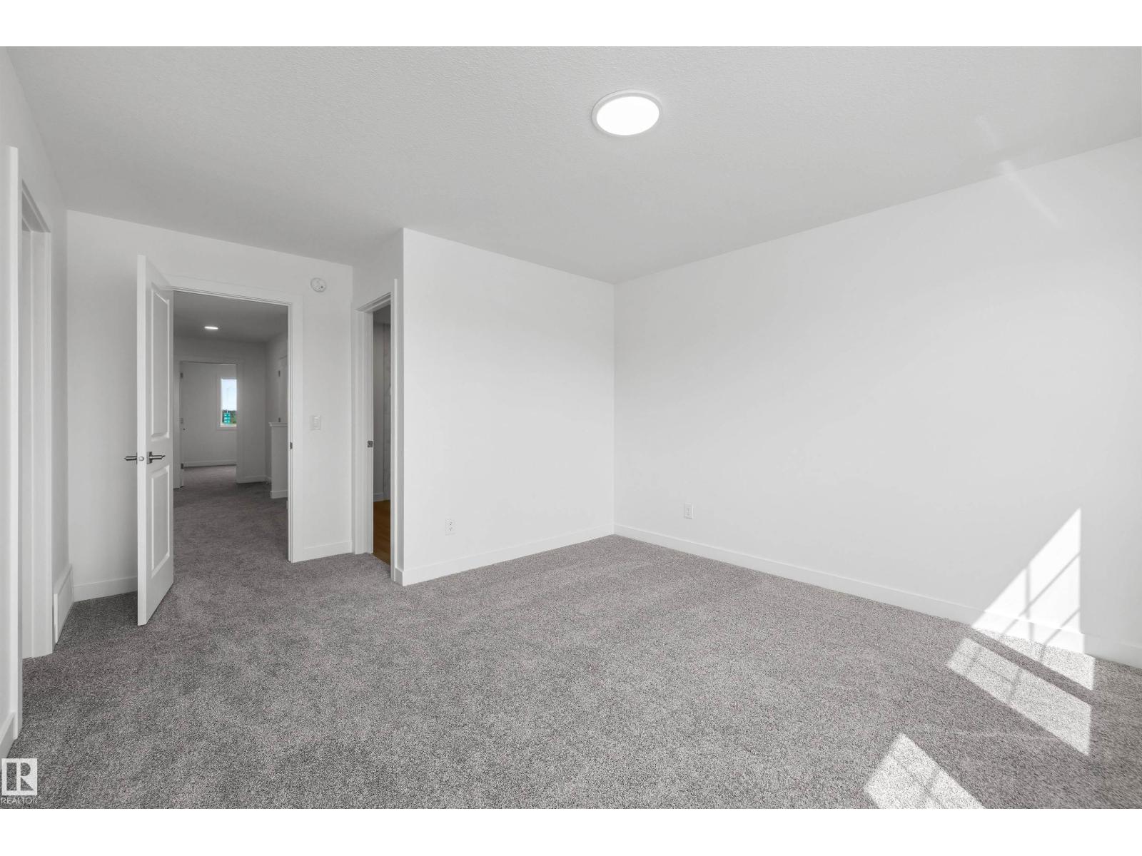 8632 183 AV NW - 32