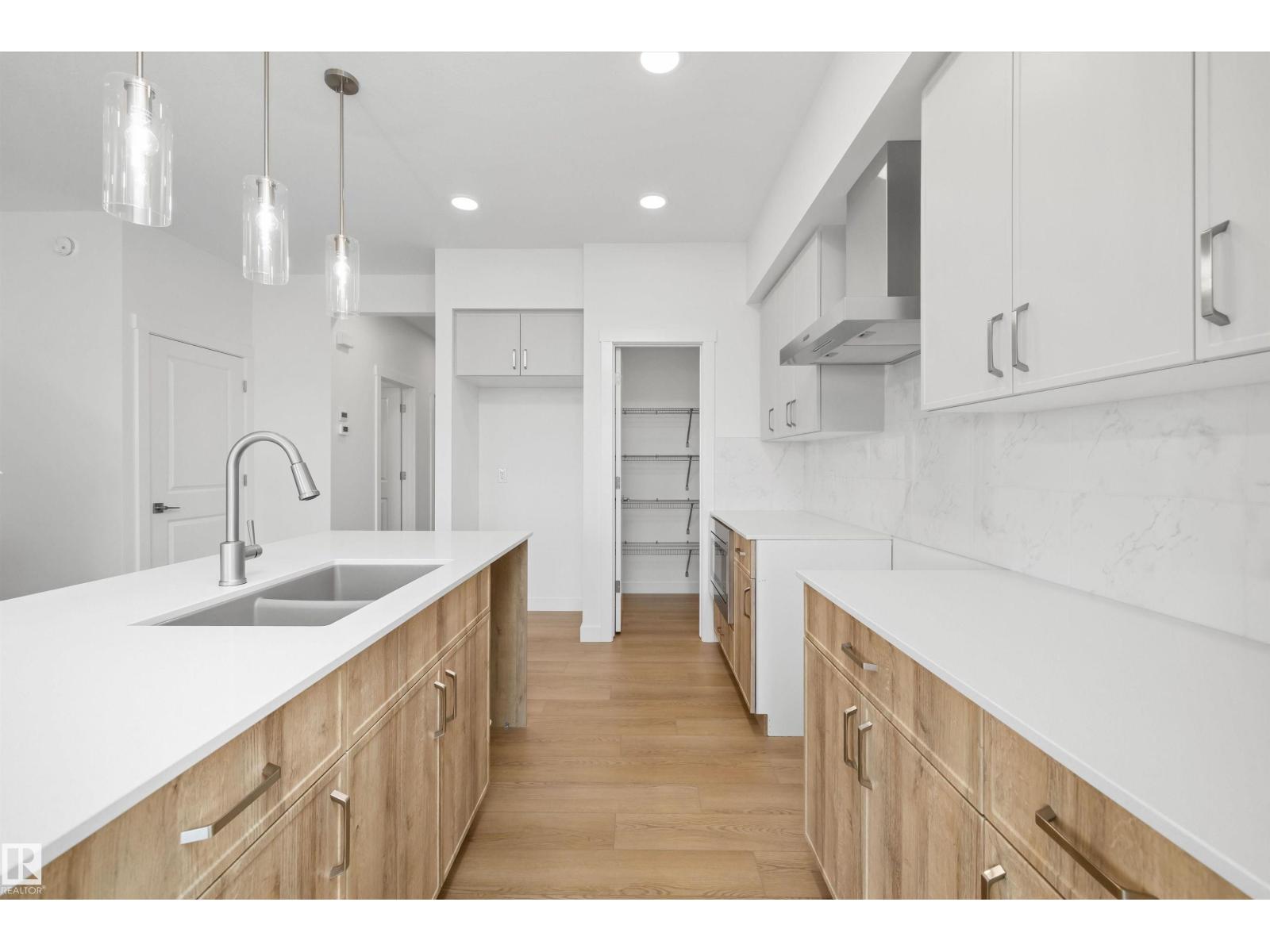 8632 183 AV NW - 12