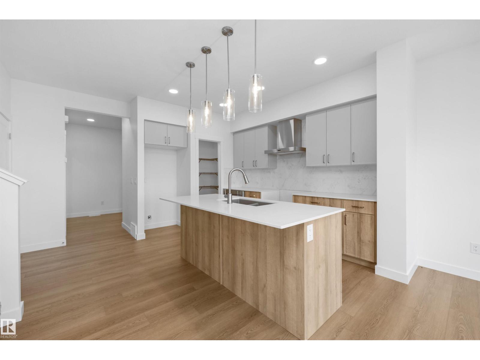 8632 183 AV NW - 9