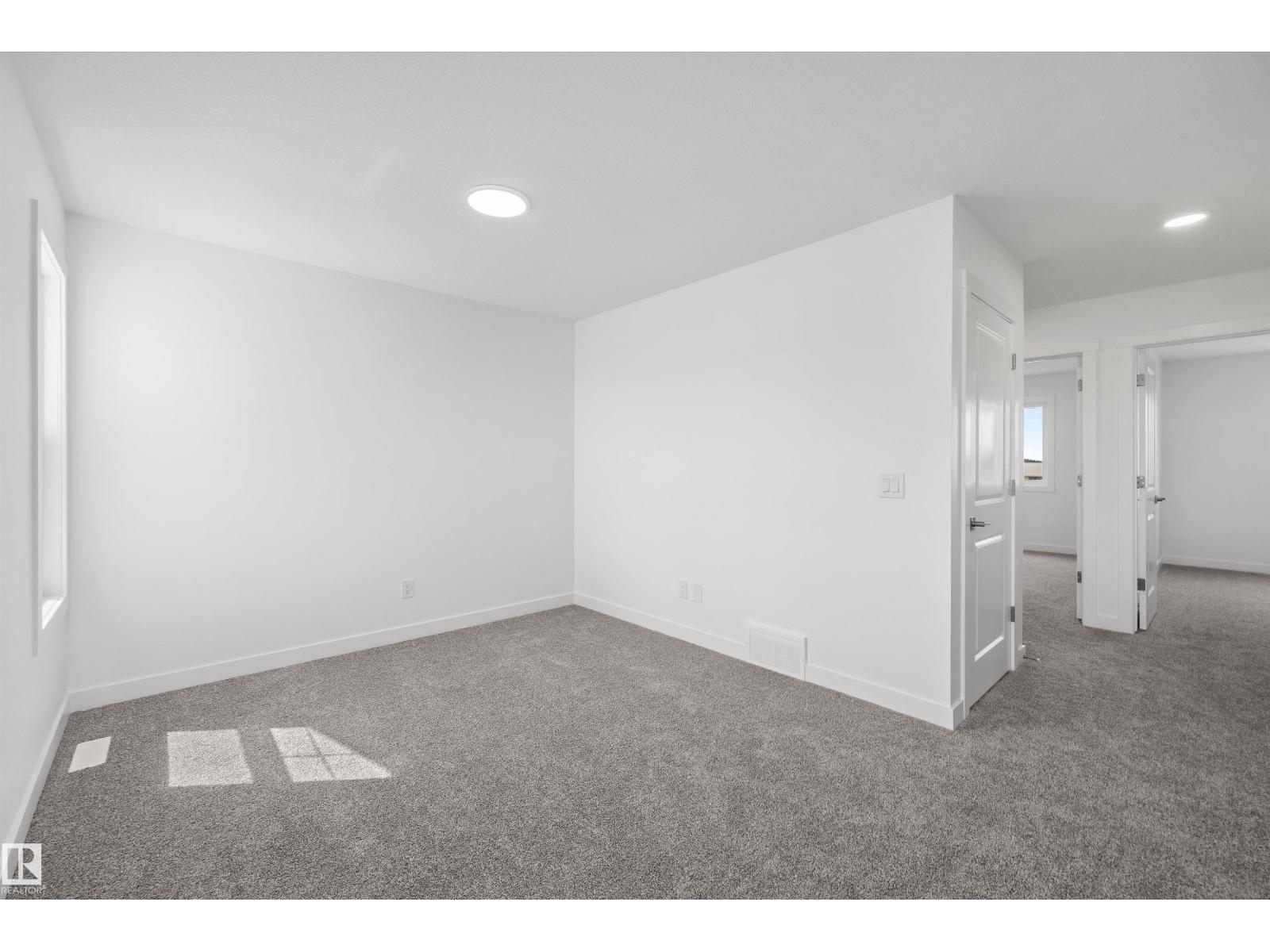 8632 183 AV NW - 22