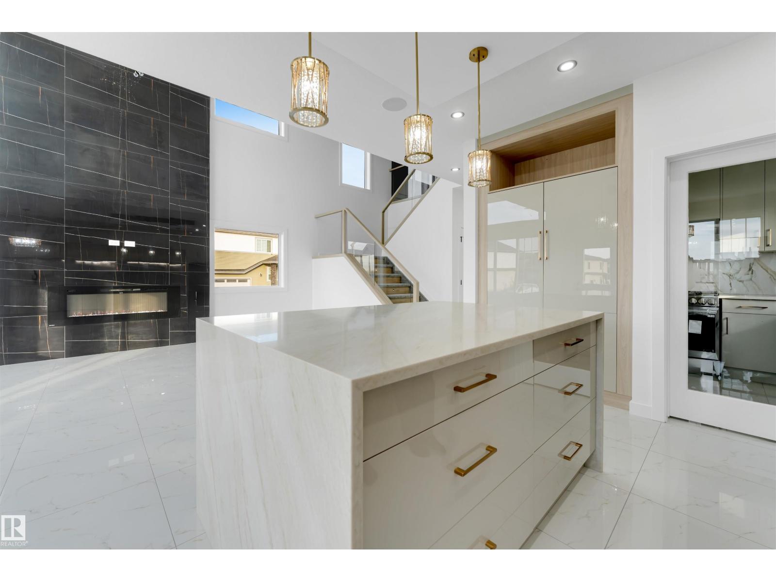 1536 64 Ave NE - 18