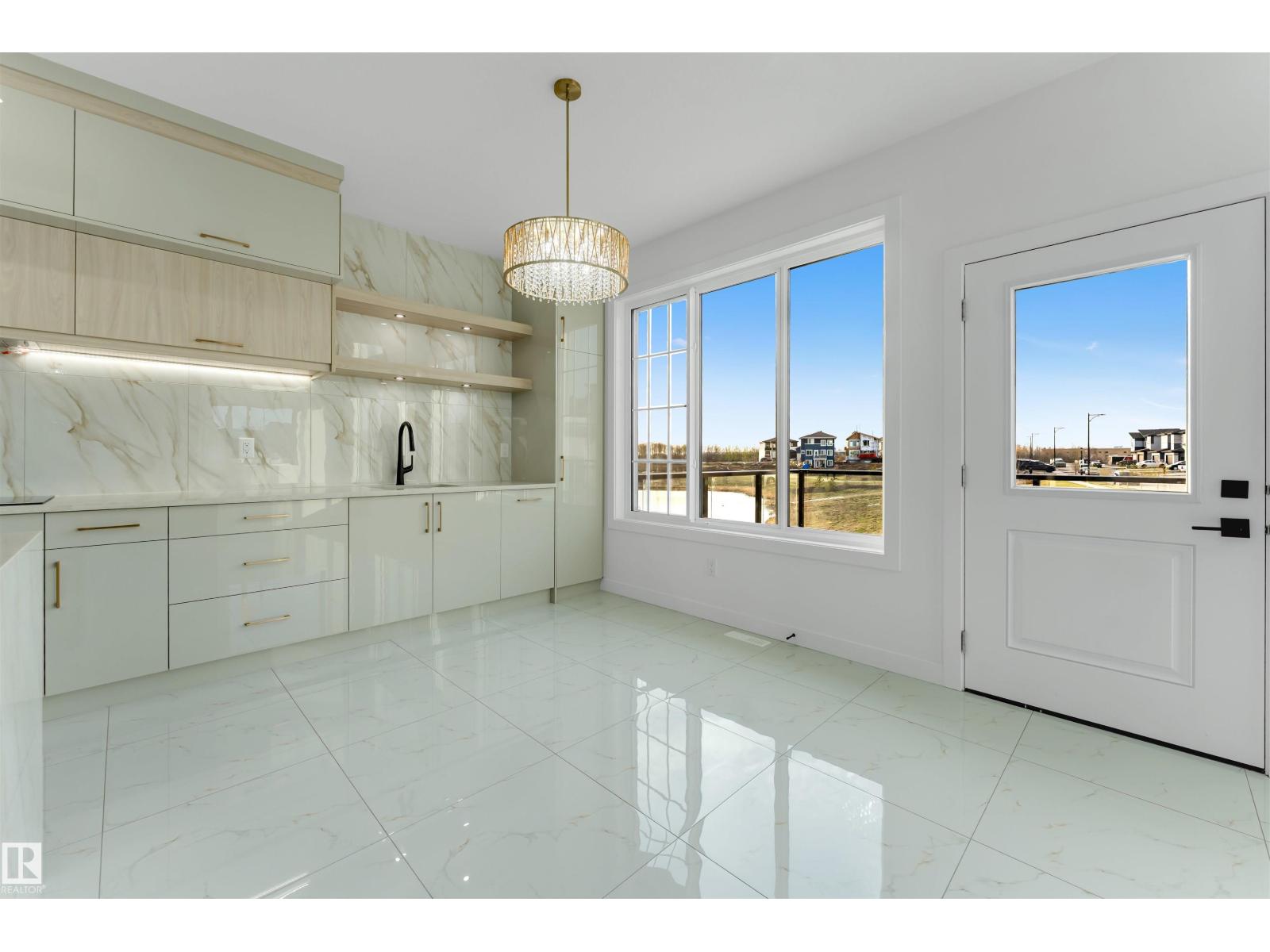 1536 64 Ave NE - 19