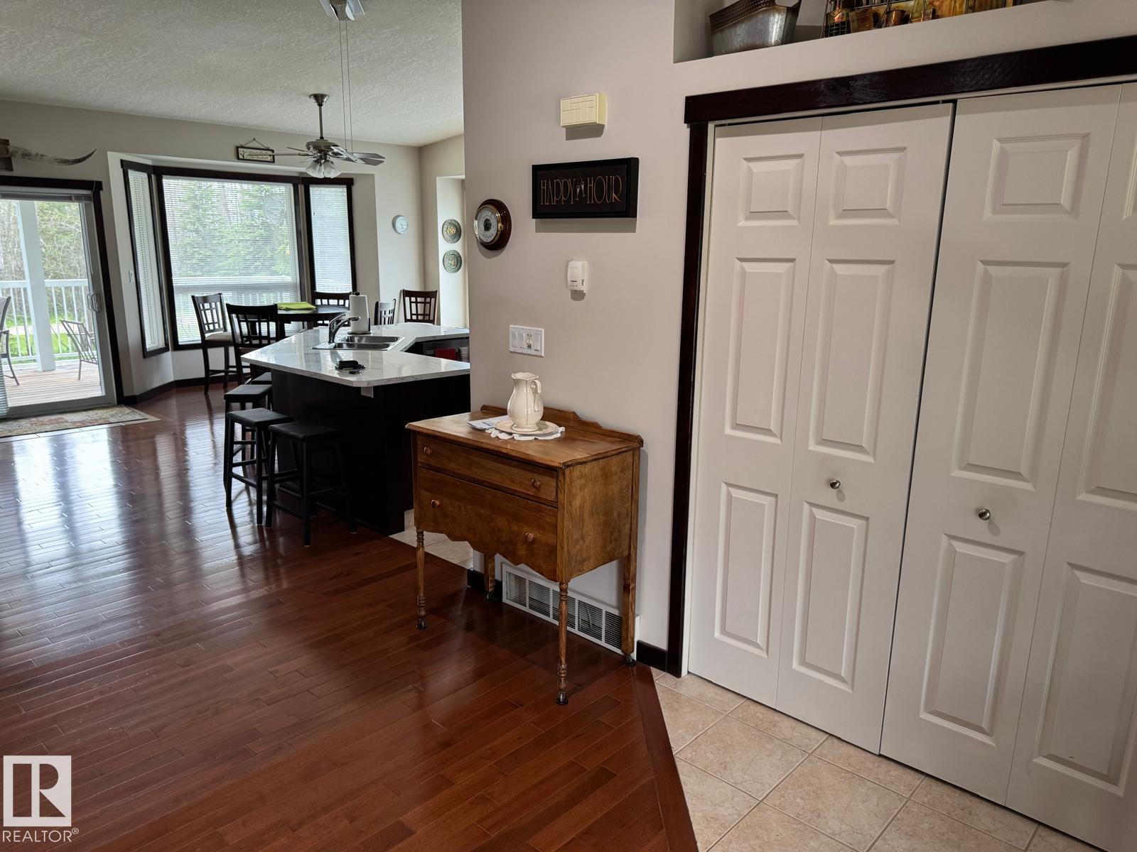 74 465022 Range Road 61 - 12