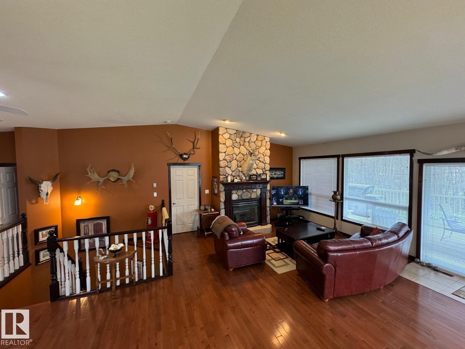 74 465022 Range Road 61 - 16