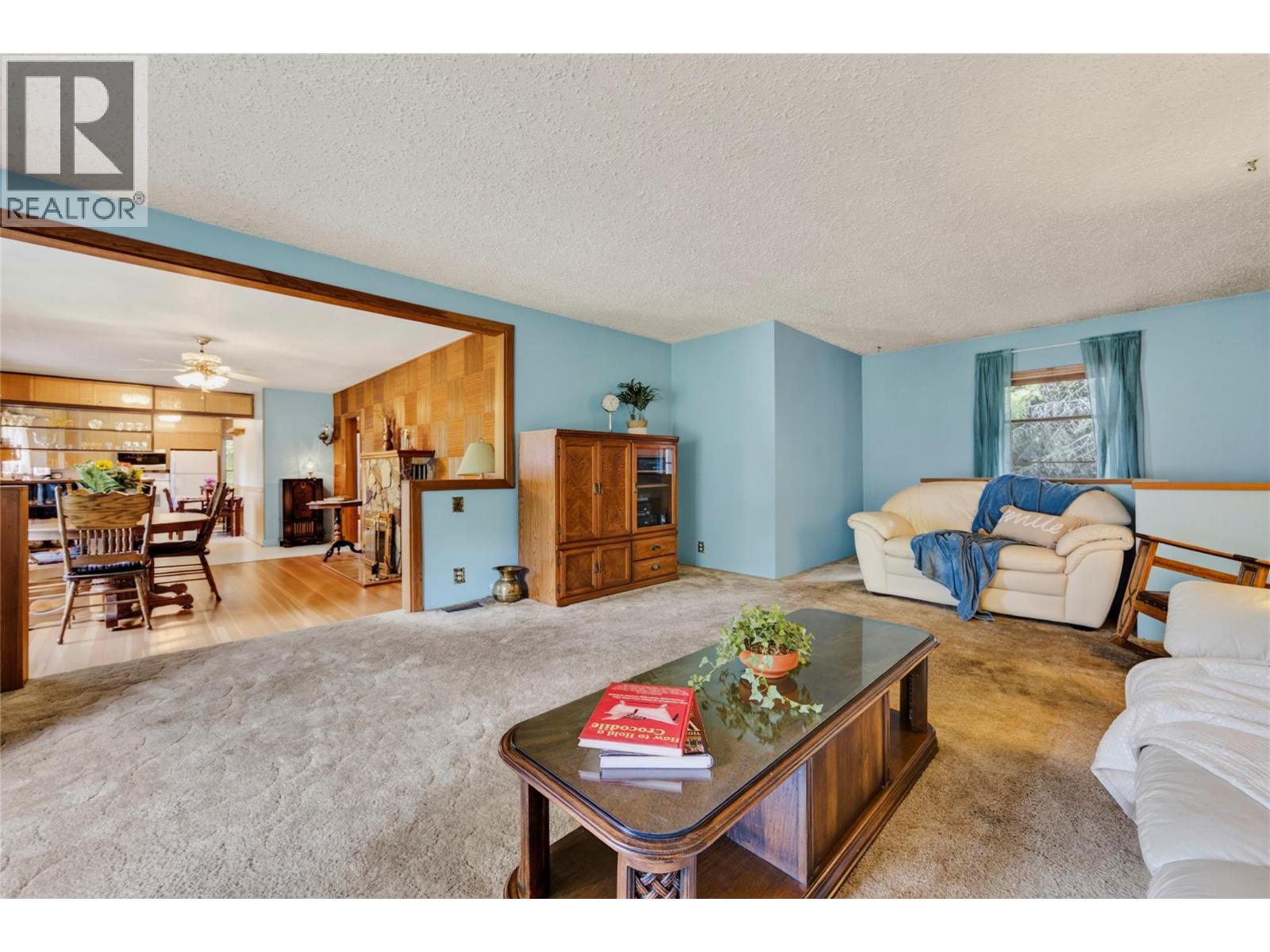 211 Maclure Avenue, Salmo