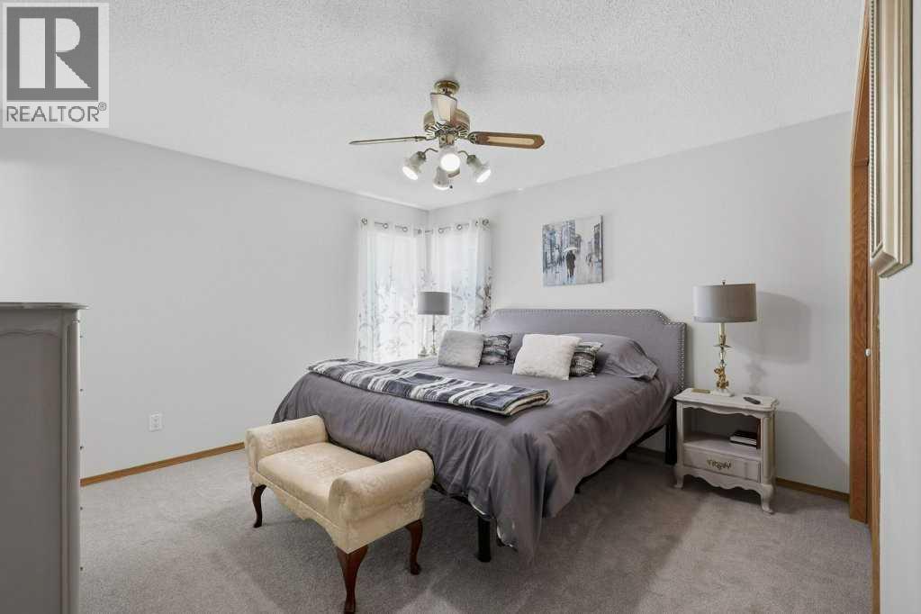Listing photo – 23 Kemp Avenue, Red Deer