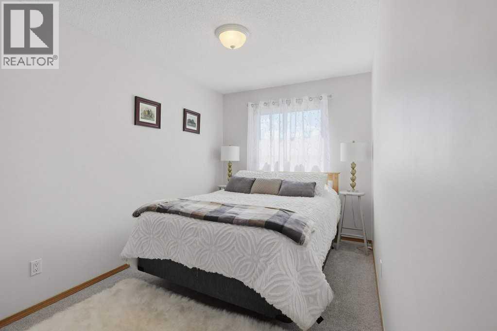 Listing photo – 23 Kemp Avenue, Red Deer