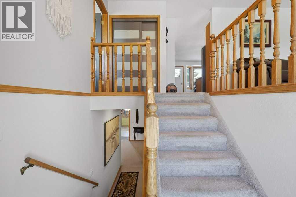 Listing photo – 23 Kemp Avenue, Red Deer
