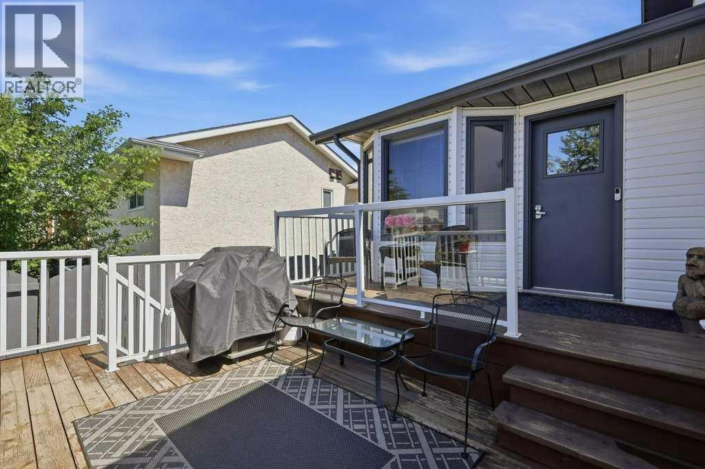 Listing photo – 23 Kemp Avenue, Red Deer