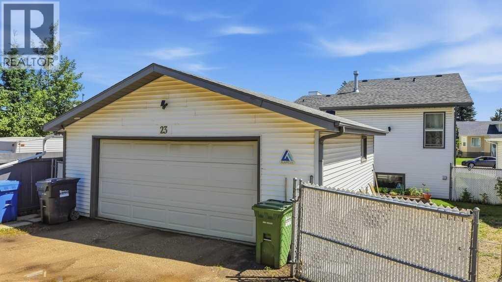 Listing photo – 23 Kemp Avenue, Red Deer