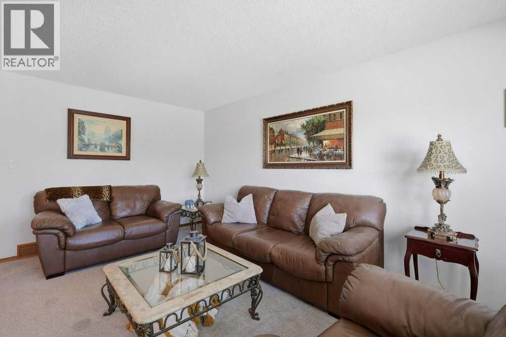 Listing photo – 23 Kemp Avenue, Red Deer