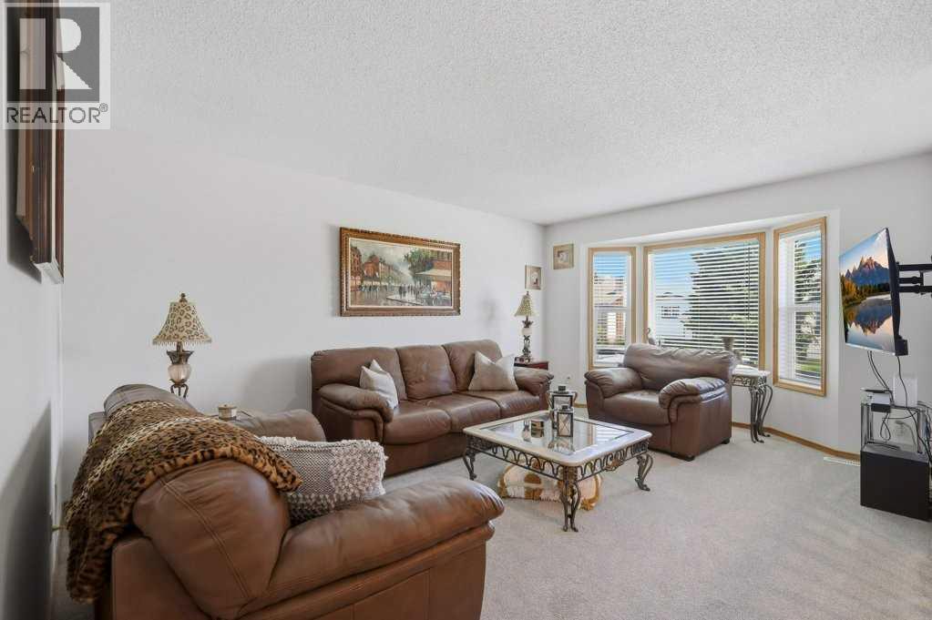 Listing photo – 23 Kemp Avenue, Red Deer