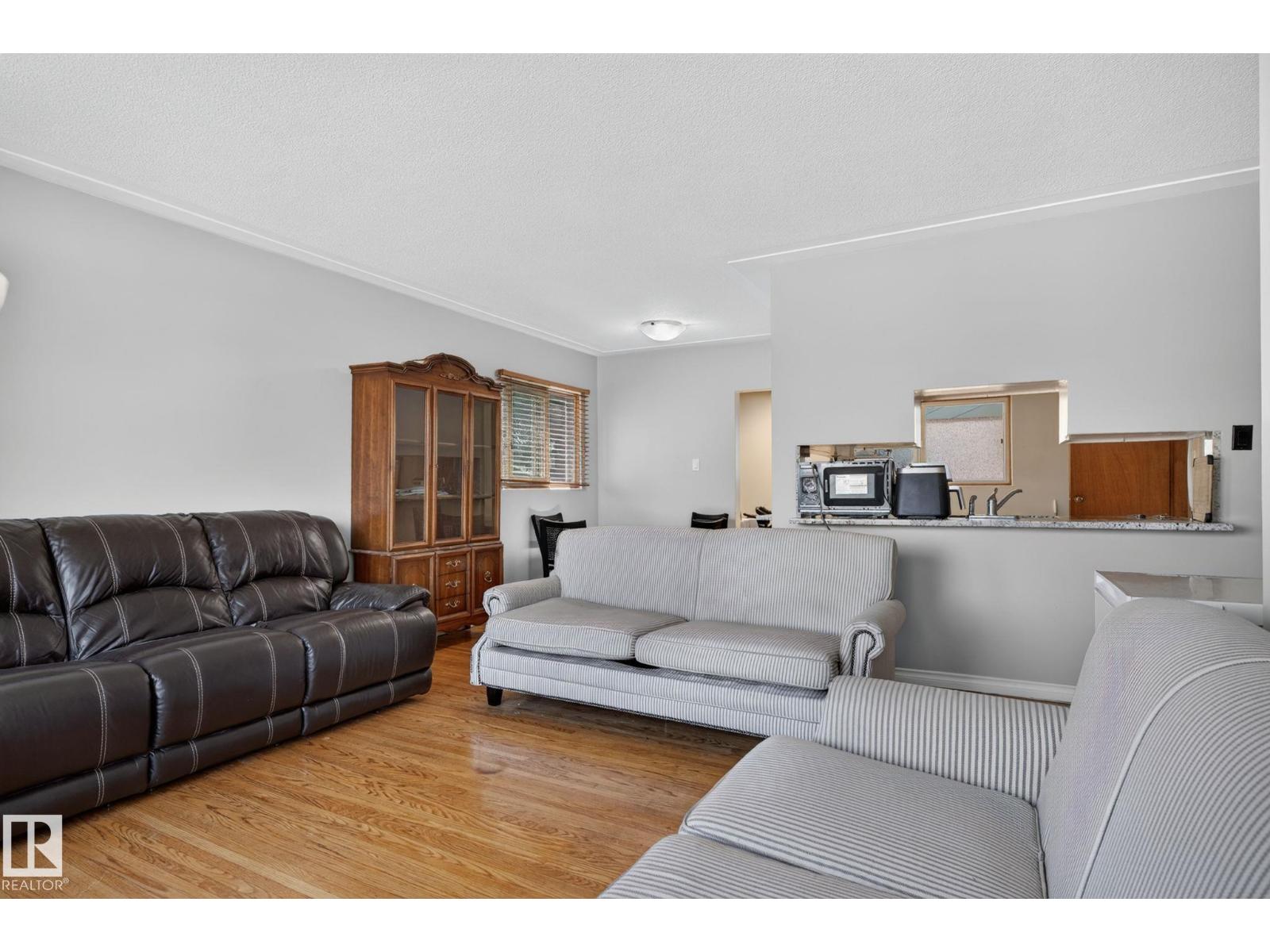 12238 48 ST NW - 4