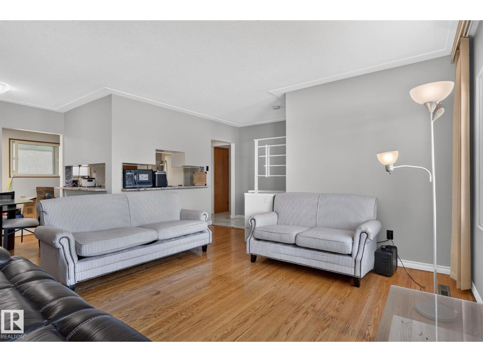 12238 48 ST NW - 6