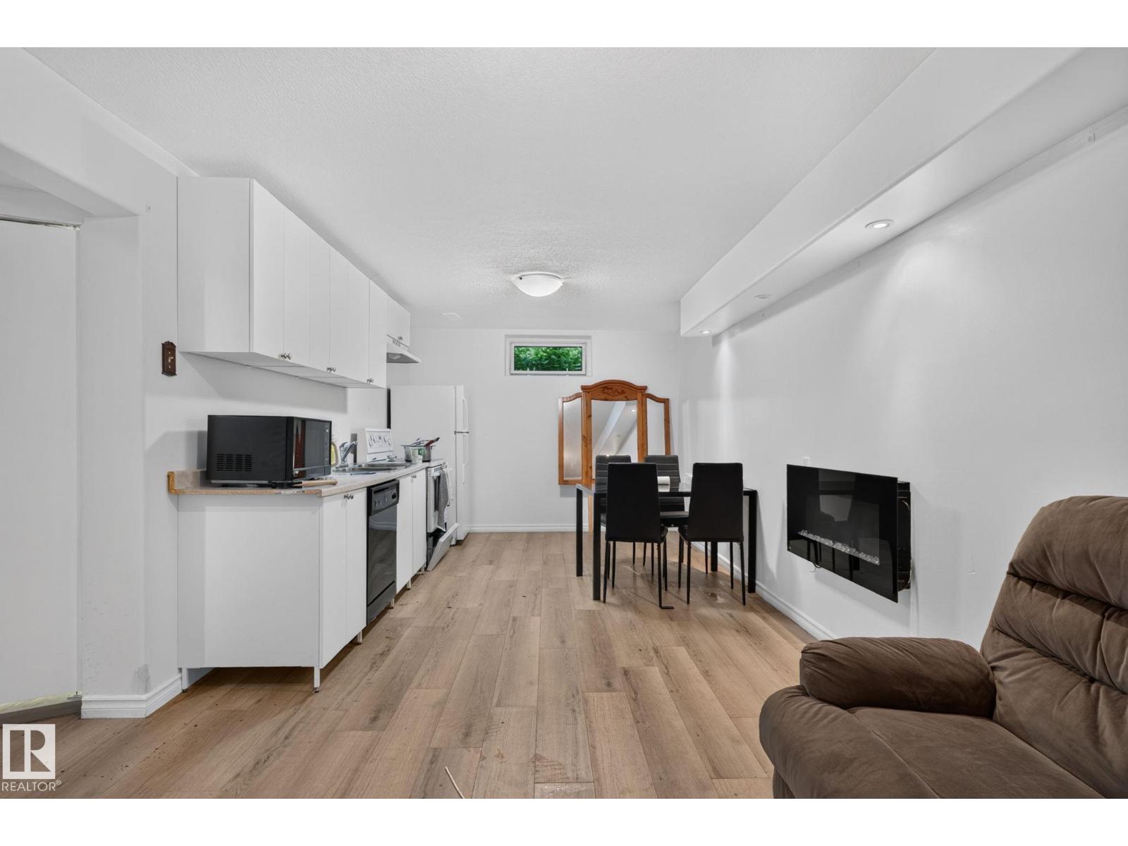 12238 48 ST NW - 31