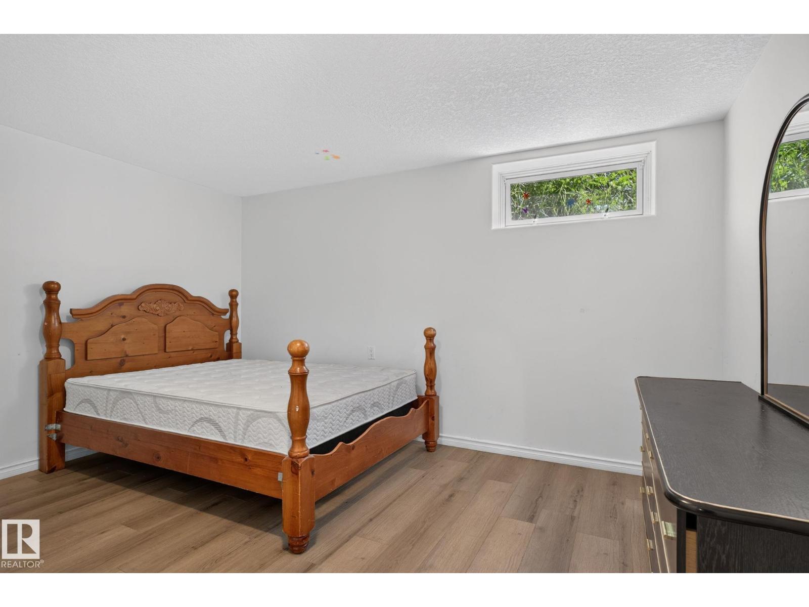 12238 48 ST NW - 36