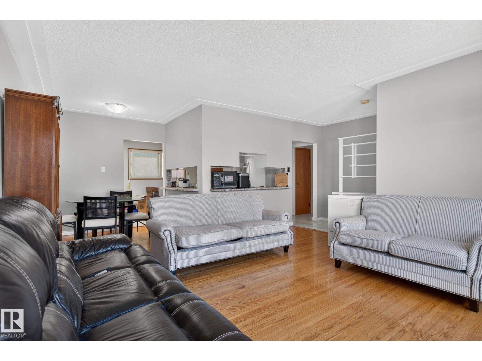 12238 48 ST NW - 29