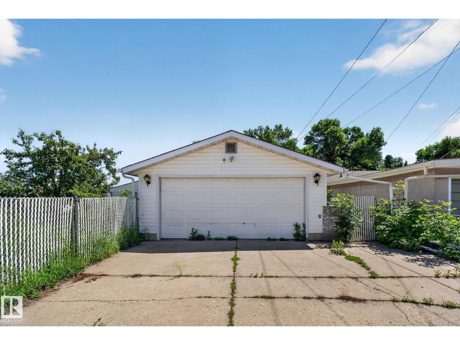 12238 48 ST NW - 38