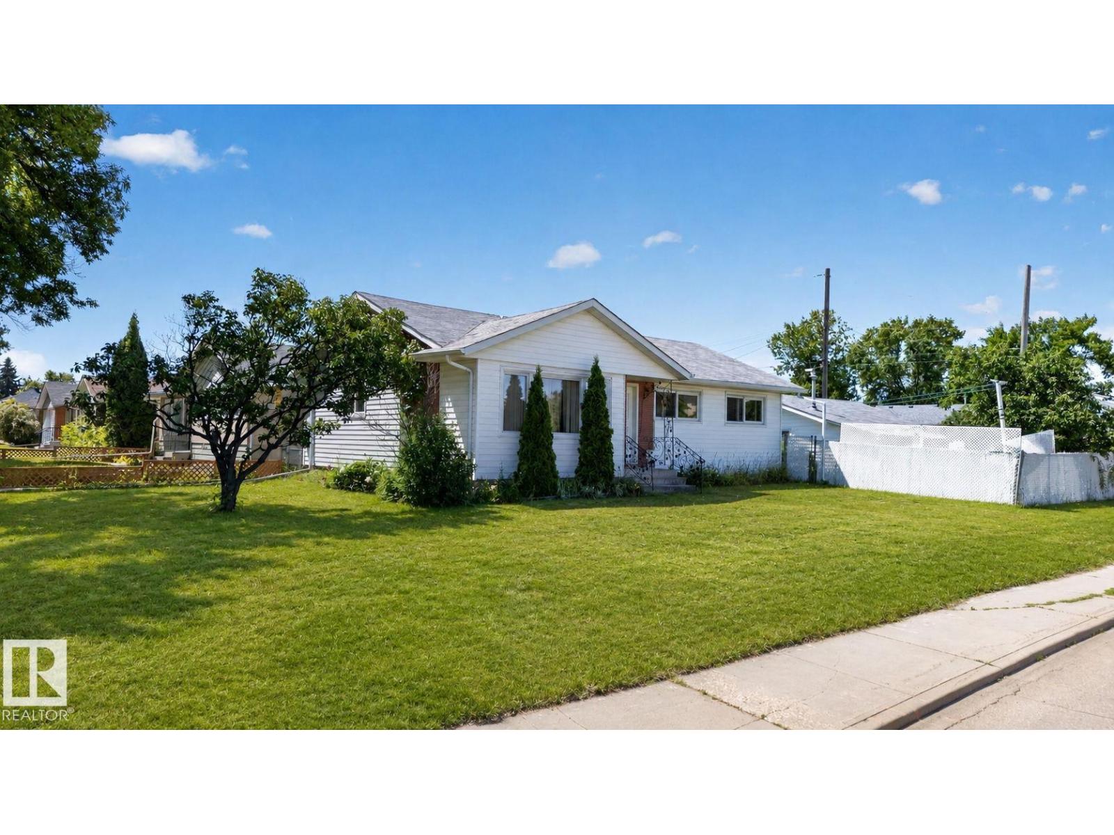 12238 48 ST NW - 47