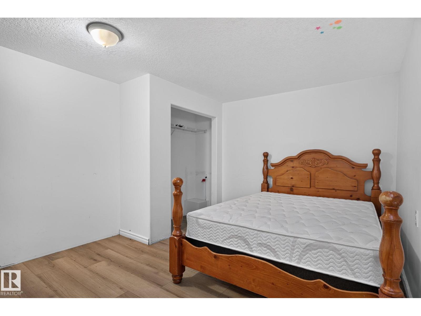12238 48 ST NW - 37
