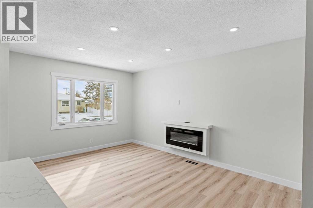 937 Marcombe Drive NE - 8