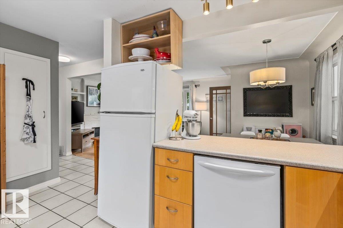 11430 122 ST NW - 9